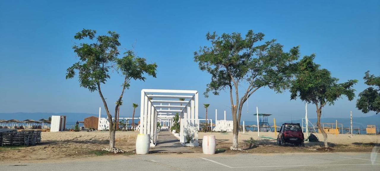 Premium Suites Ofrinion Exterior photo