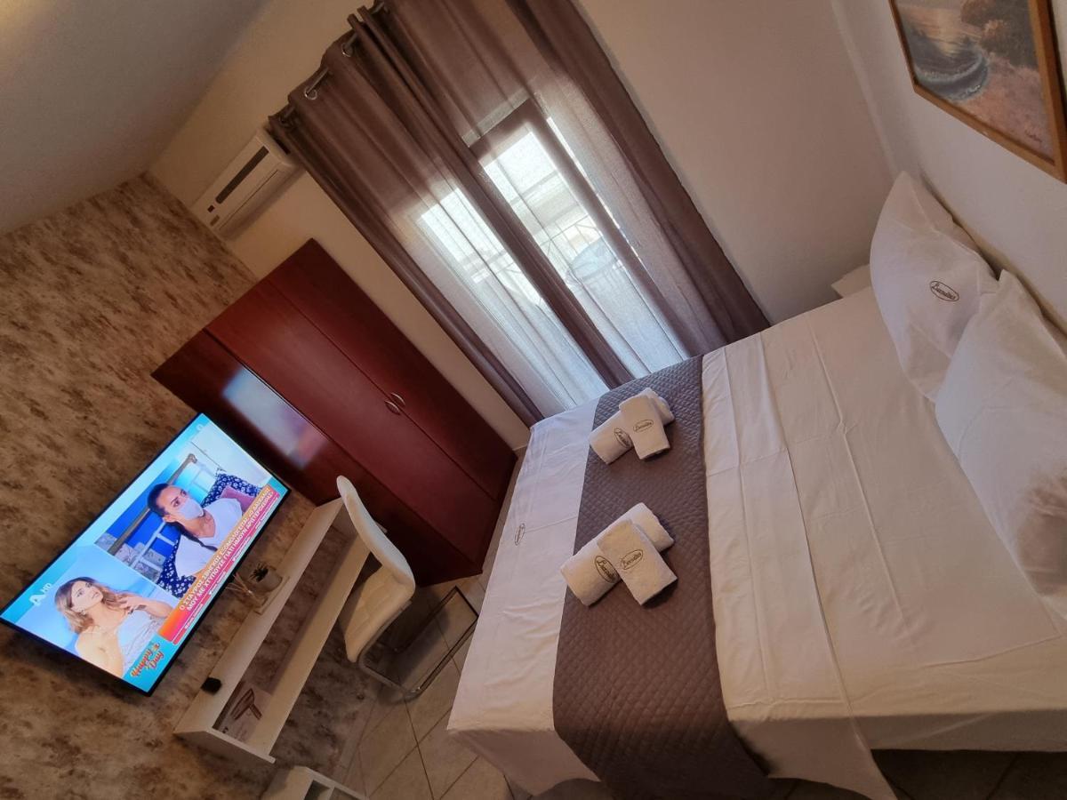 Premium Suites Ofrinion Exterior photo