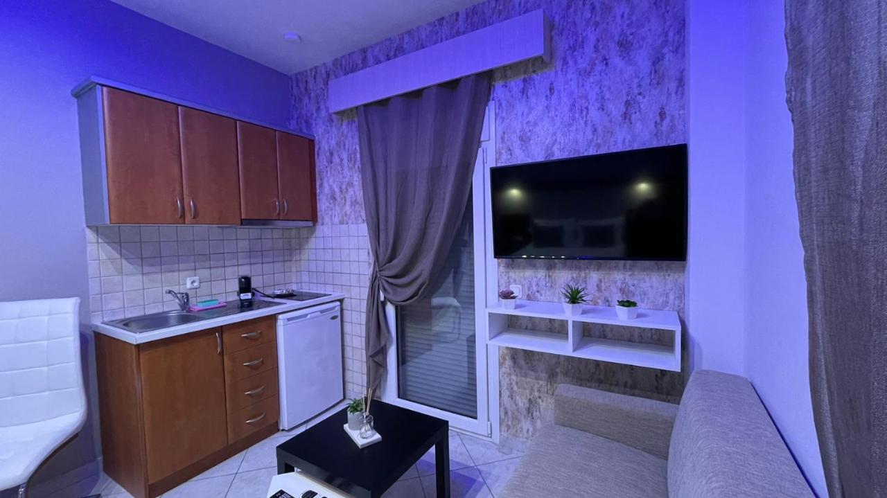 Premium Suites Ofrinion Exterior photo