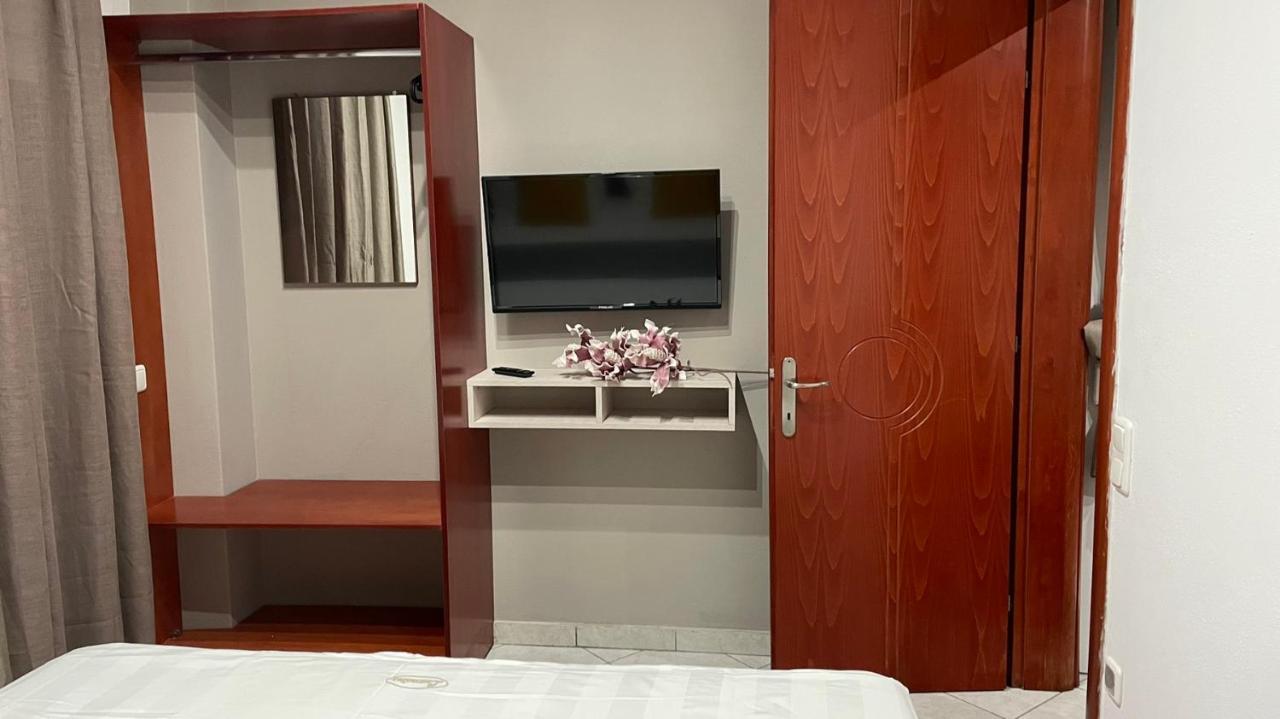 Premium Suites Ofrinion Exterior photo