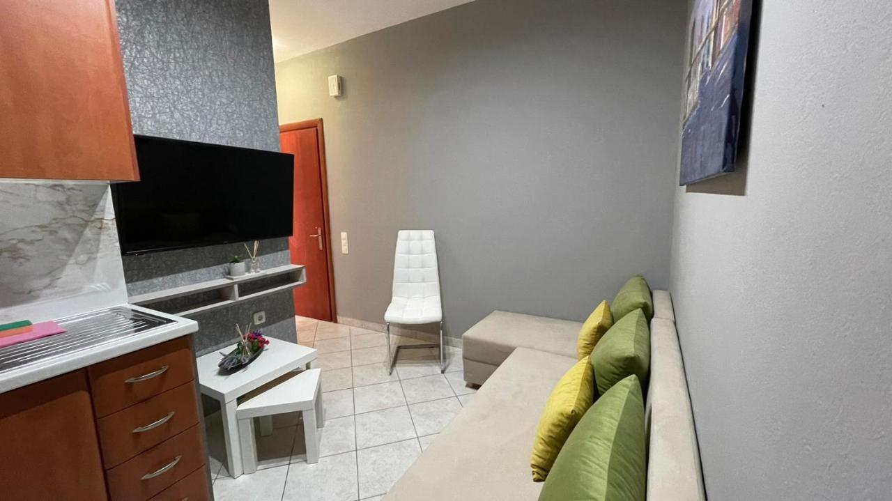 Premium Suites Ofrinion Exterior photo