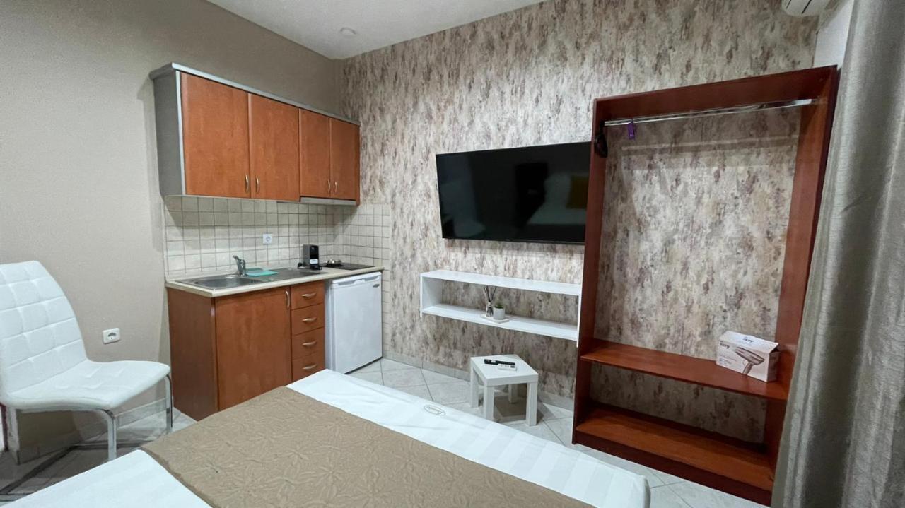 Premium Suites Ofrinion Exterior photo